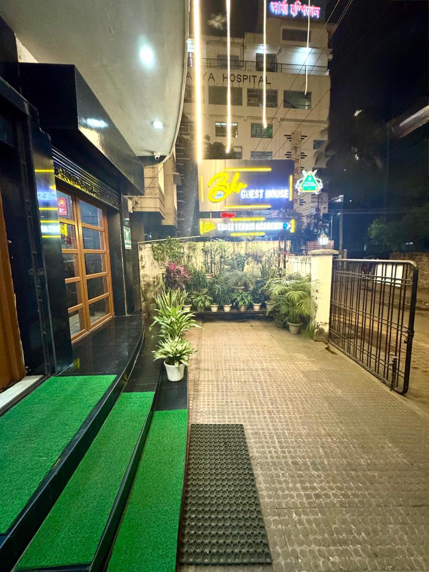 Hotel B K R Guváhátí Exteriér fotografie